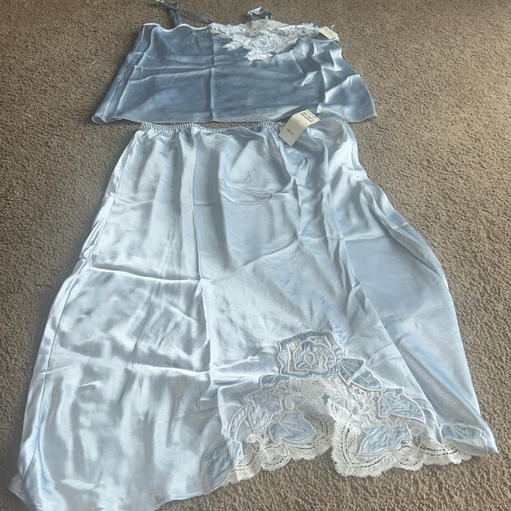 Natori two piece slip set